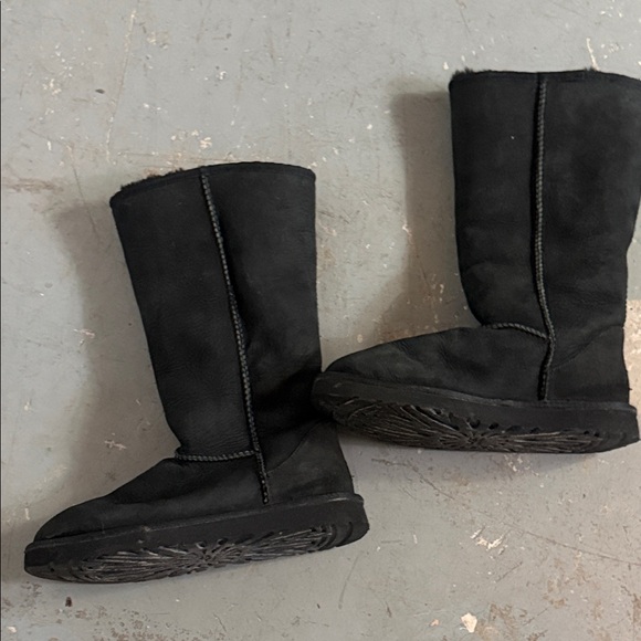 UGG Black Suede Boots, 8 - Picture 10 of 15